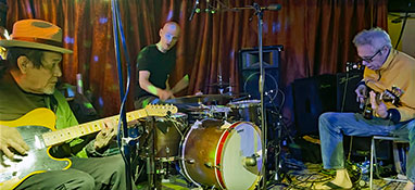 corsano • baiza • watt trio at 'the sardine' on dec 21, 2023 corsano • baiza • watt trio at 'the sardine' on dec 21, 2023