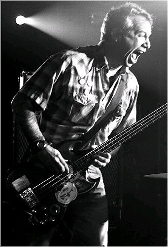 mike watt on bass in 2004