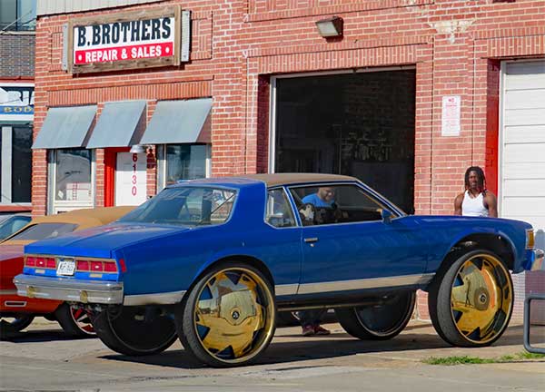 crossing the missouri river from council bluffs, ia into omaha, ne via the I-80 on september 28, 2023