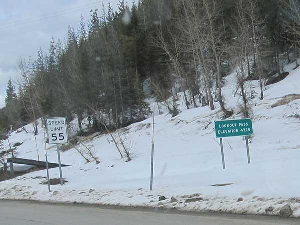 crossing into idaho via lookout pass