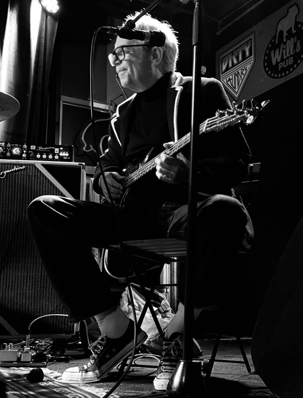 mike watt at 'will's pub' in orlando, fl on march 29, 2025. photo by jen lutin