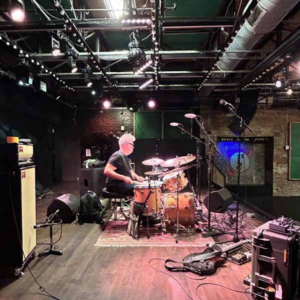 photo by mike baggetta