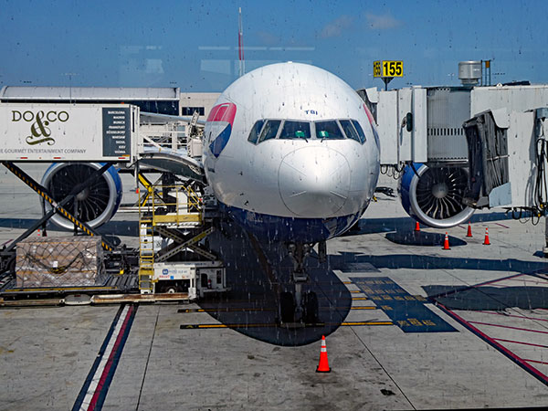 777 that flew watt to england from lax