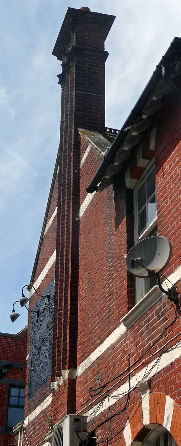 in the alley (actually 'cumblerland street') next to 'the joiners' in southampton, england