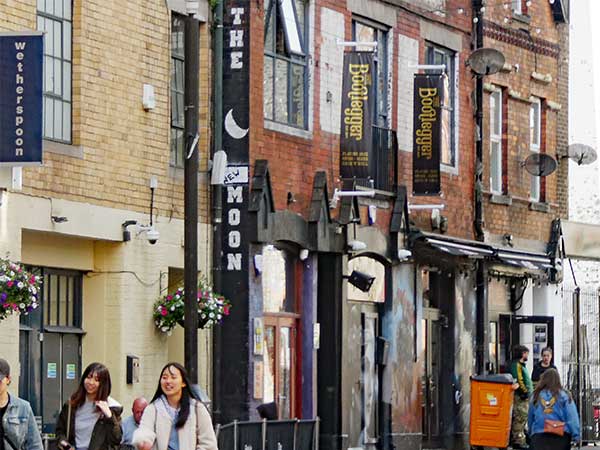 the gig pad 'fuel' is the last hatch on the starboard here