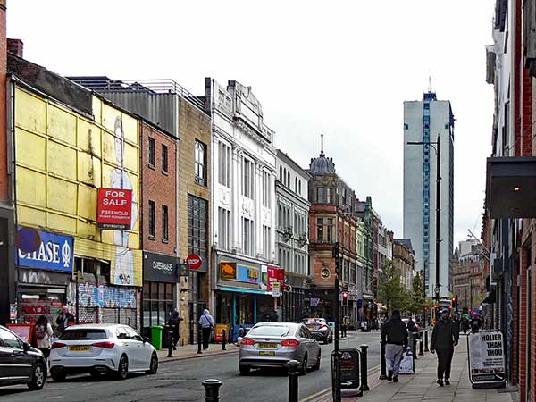 neighborhood around 'gullivers' in manchester