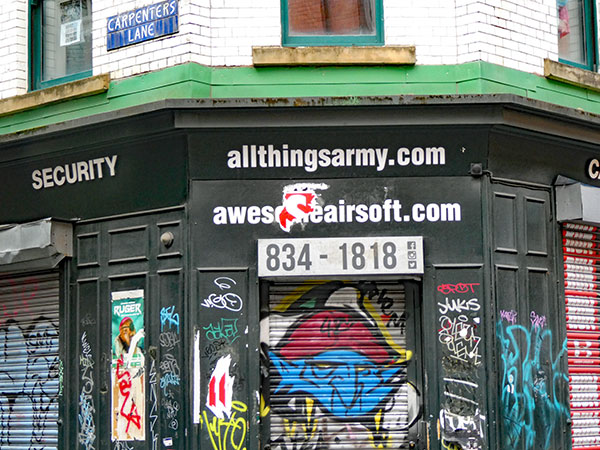 neighborhood around 'gullivers' in manchester