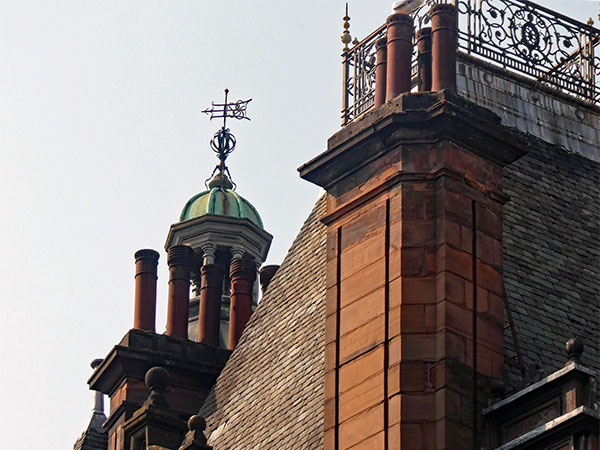 sauchiehall street in glasgow
