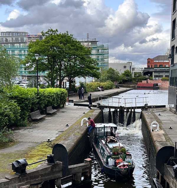 photo by mike baggetta