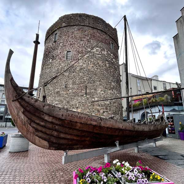 photo by mike baggetta